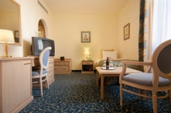 ���� ����� Crowne Plaza - The Pitter 4*