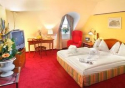 ���� ����� Mirabellplatz 4*