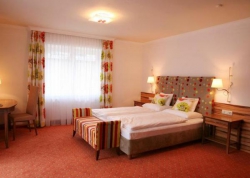 ���� ����� Activhotel Neuhaus 4*