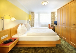 ���� ����� Gruener Baum 4*