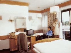 ���� ����� Kur- und Sporthotel Alpina 4*