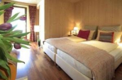 ���� ����� Living Max 4*