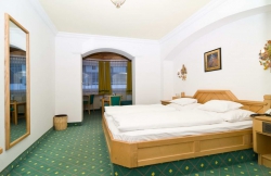 ���� ����� Neuhaus 4*