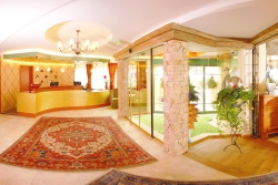 ���� ����� Neuhaus 4*