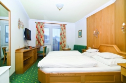 ���� ����� Neuhaus 4*