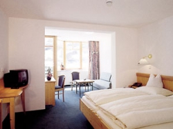 ���� ����� Schutz 4*