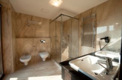 ���� ����� Zur Burgruine 4*