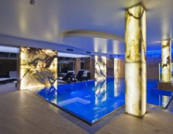 ���� ����� Zur Burgruine 4*