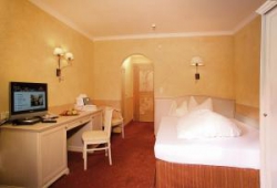 ���� ����� Castello Falkner 4*