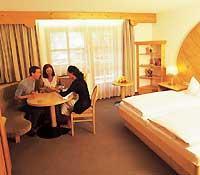 ���� ����� Garni Granat 4*