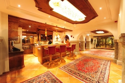 ���� ����� Gourmethotel Maximilian 4*