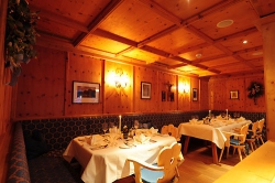 ���� ����� Gourmethotel Maximilian 4*
