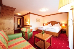 ���� ����� Gourmethotel Maximilian 4*