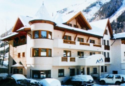 ���� ����� Idhof 4*