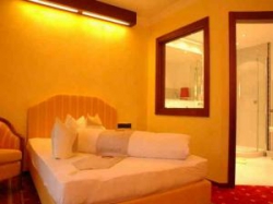 ���� ����� Maria Theresia 4*