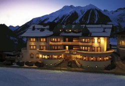 ���� ����� Schlosshof 4*