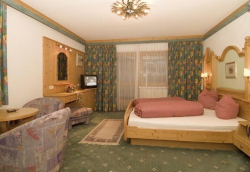 ���� ����� Schlosshof 4*