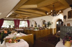 ���� ����� Schwarzer Adler 4*