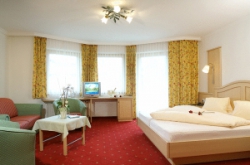 ���� ����� Thalerhof 4*
