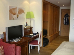 ���� ����� Berghof 4*