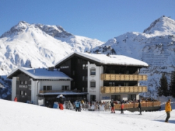 ���� ����� Burgwald 4*