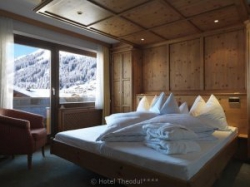 ���� ����� Theodul 4*