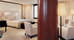 ���� ����� The Halkin 5*