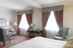 ���� ����� Crown Plaza St. James 4*