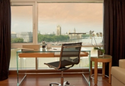 ���� ����� Plaza on the River - Club and Residence 4*