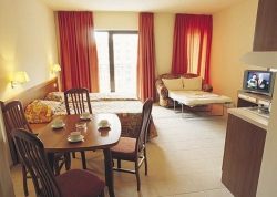 ���� ����� Yavor 4*
