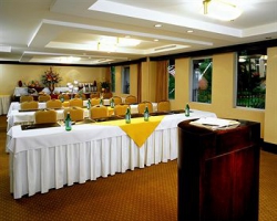 ���� ����� Le Meridien Versailles-Montreal 5*