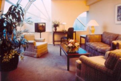 ���� ����� Holiday Inn On King 4*