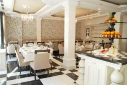 ���� ����� Queen's Court Hotel and Residence 5*