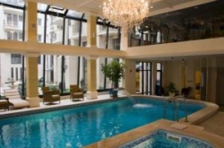 ���� ����� Queen's Court Hotel and Residence 5*