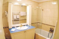 ���� ����� Queen's Court Hotel and Residence 5*