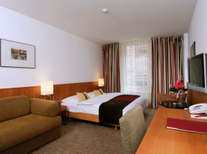 ���� ����� K+K Hotel Opera 4*