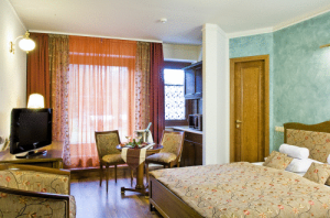 ���� ����� Amira 4*