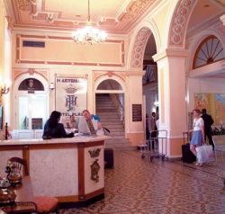 ���� ����� Plaza 4*