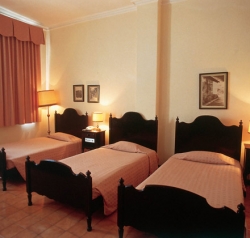 ���� ����� Plaza 4*