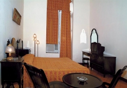 ���� ����� Plaza 4*