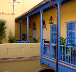 ���� ����� Beltran de Santa Cruz 3*