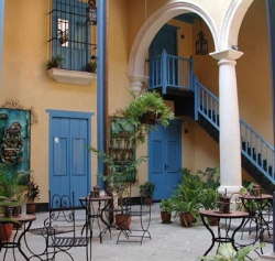 ���� ����� Beltran de Santa Cruz 3*