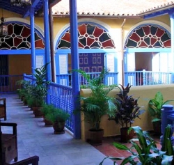���� ����� Beltran de Santa Cruz 3*