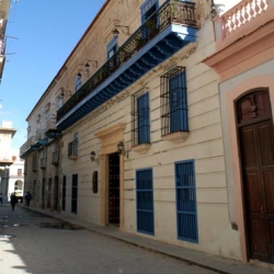 ���� ����� Beltran de Santa Cruz 3*
