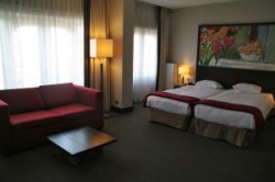 ���� ����� NH Schiller 4*