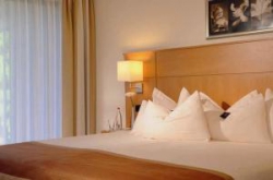 ���� ����� Queens 4*