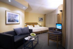 ���� ����� Alsterhof 4*