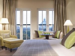 ���� ����� The Charles 5*