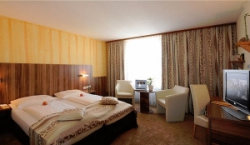���� ����� Astor 4*